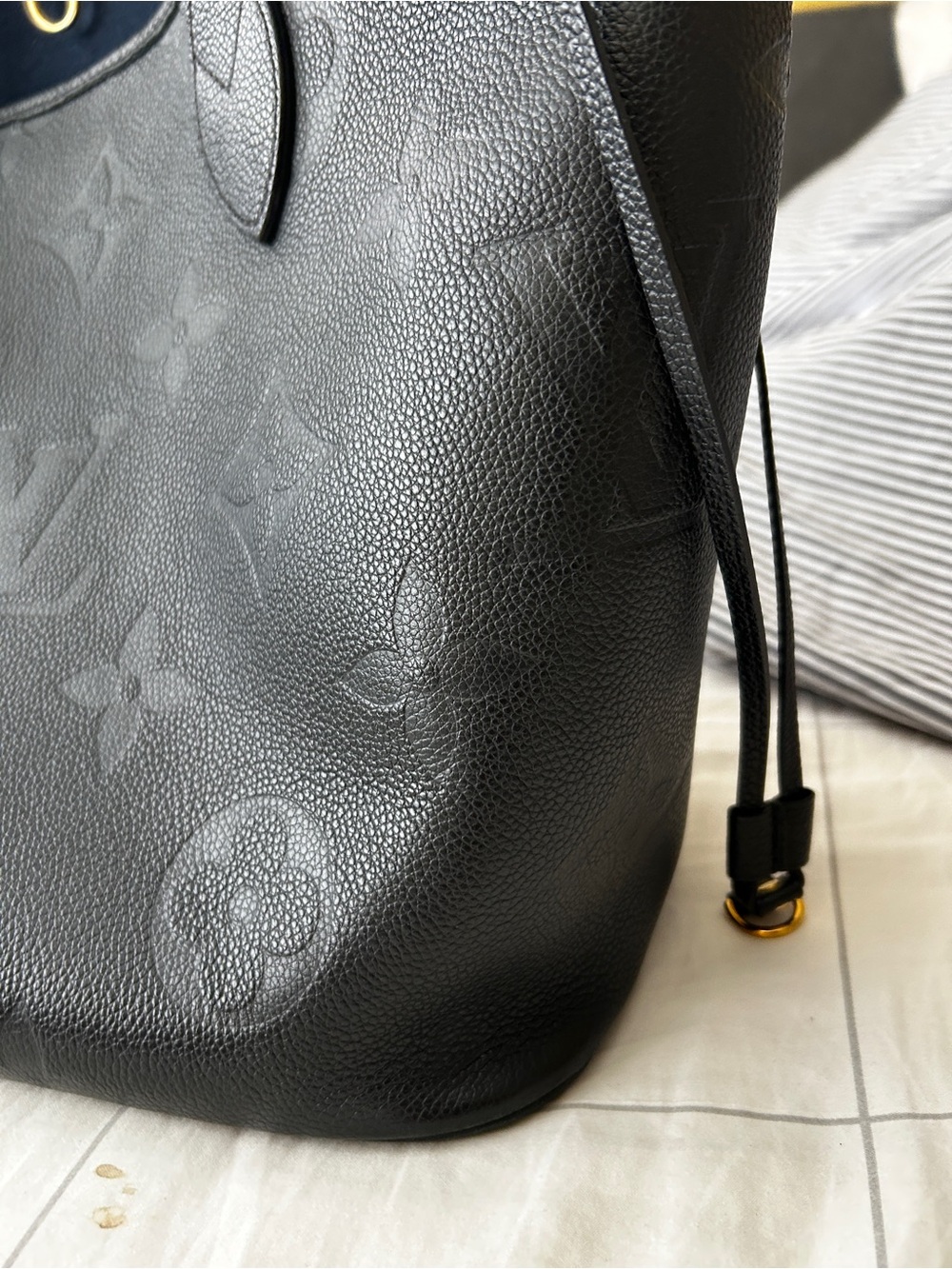 Louis Vuitton Neverfull MM - Picture 15 of 15